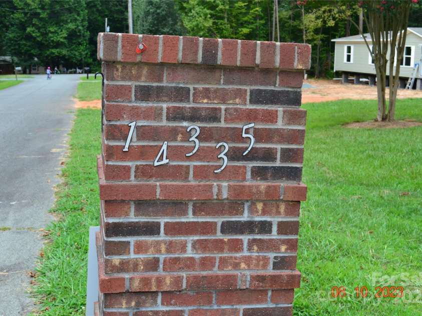 14335 Saint Johns Drive, Stanfield, NC 28163.  MLS# CAR4263041, YatesRealty ID 20327. Let's make 14335 Saint Johns your home today!