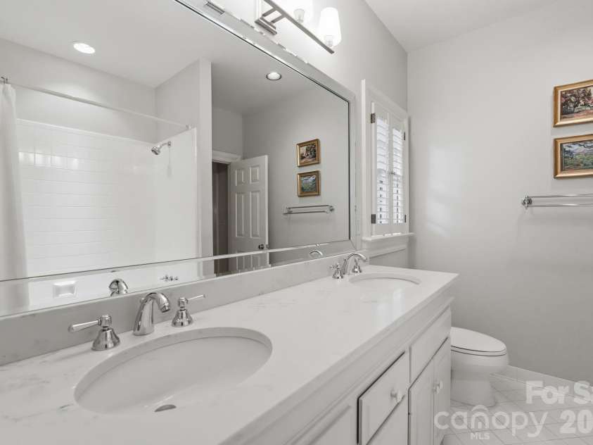 4145 Moorland Drive, Charlotte, NC 28226.  MLS# CAR4370757, YatesRealty ID 20327. Full Bath 3