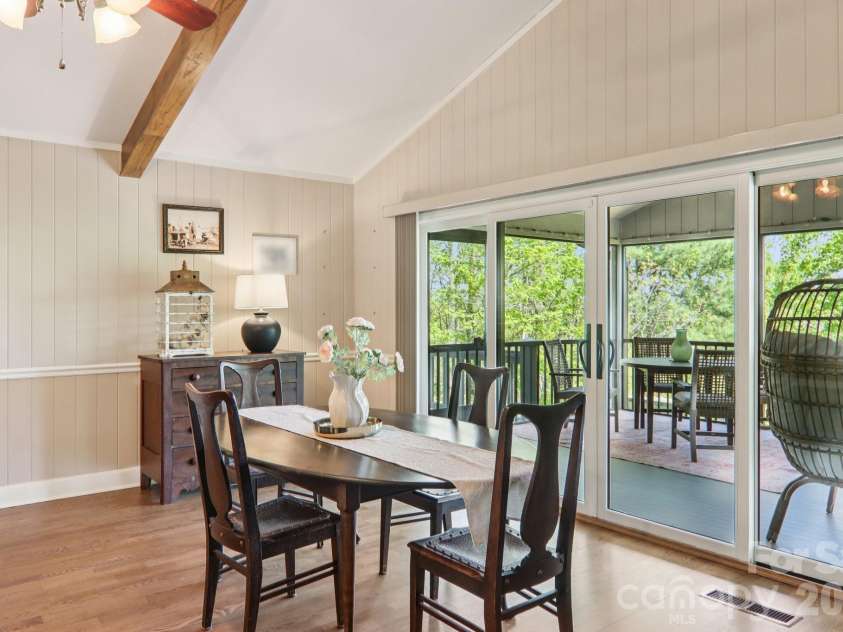 817 Greenwood Drive, Hendersonville, NC 28791.  MLS# CAR4371920, YatesRealty ID 20328. Dining Area