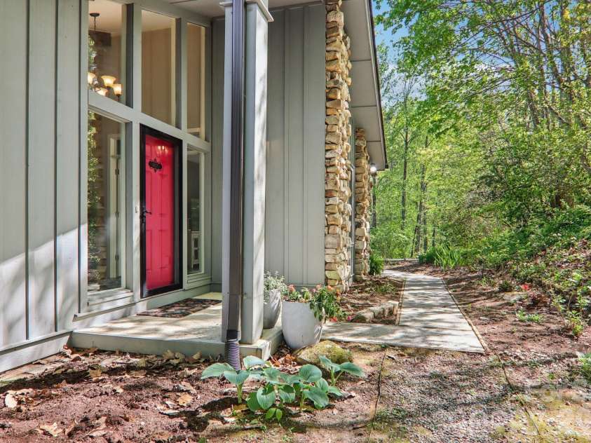 817 Greenwood Drive, Hendersonville, NC 28791.  MLS# CAR4371920, YatesRealty ID 20328. Front Door