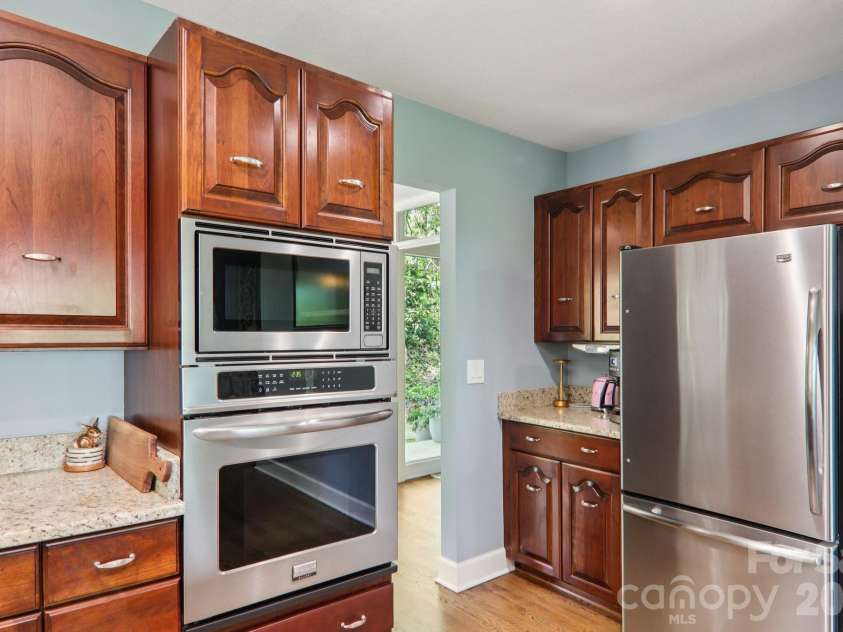 817 Greenwood Drive, Hendersonville, NC 28791.  MLS# CAR4371920, YatesRealty ID 20328. Kitchen