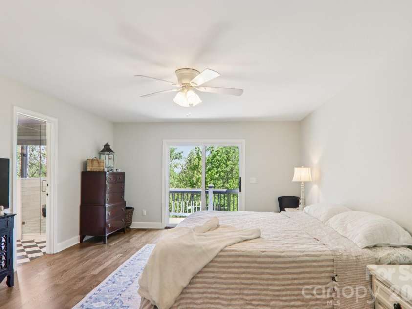 817 Greenwood Drive, Hendersonville, NC 28791.  MLS# CAR4371920, YatesRealty ID 20328. Second Bedroom