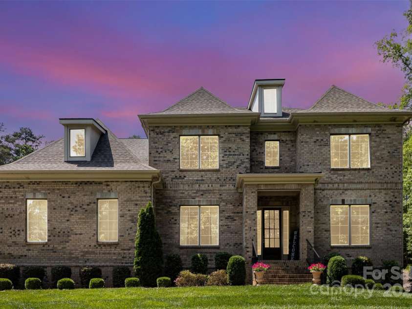 4005 Capullo Court, Matthews, NC 28104.  MLS# CAR4267499, YatesRealty ID 20329. 