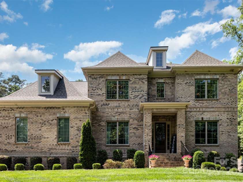 4005 Capullo Court, Matthews, NC 28104.  MLS# CAR4267499, YatesRealty ID 20329. 