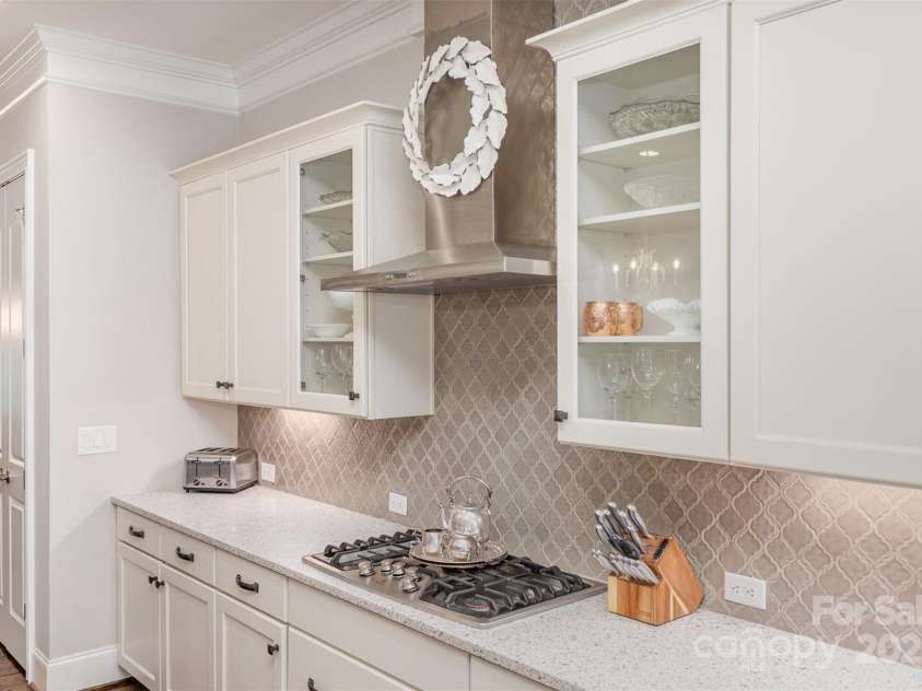 4005 Capullo Court, Matthews, NC 28104.  MLS# CAR4267499, YatesRealty ID 20329. 