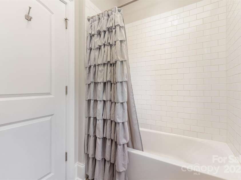 4005 Capullo Court, Matthews, NC 28104.  MLS# CAR4267499, YatesRealty ID 20329. 