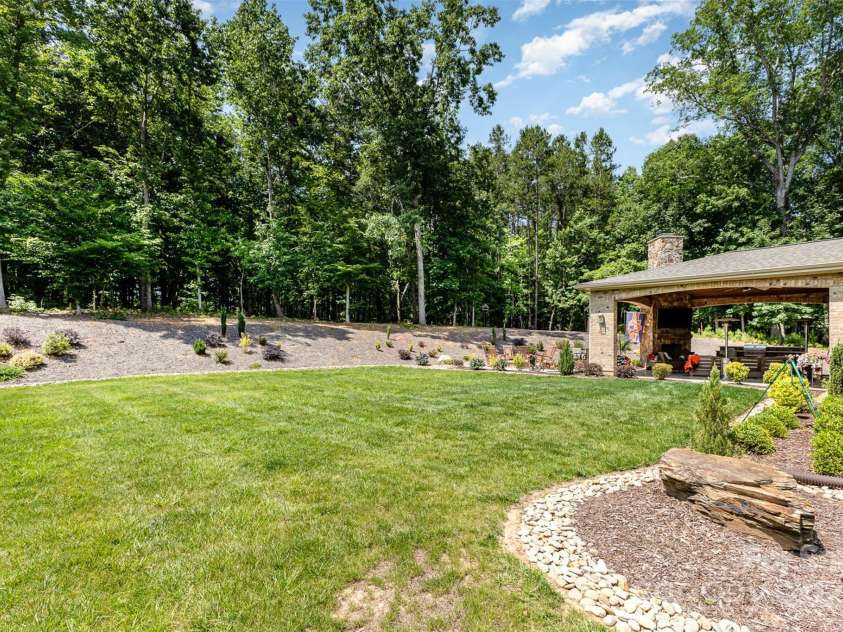 4005 Capullo Court, Matthews, NC 28104.  MLS# CAR4267499, YatesRealty ID 20329. 