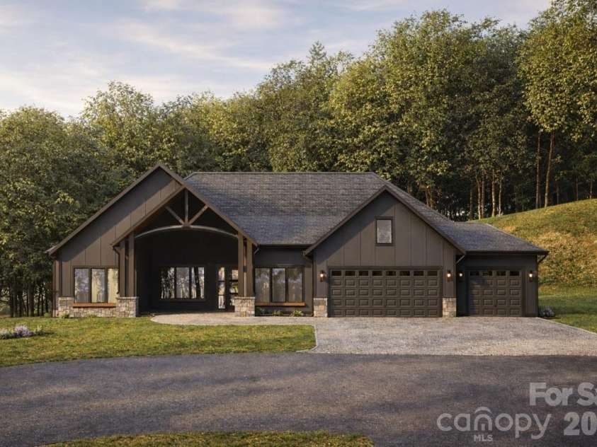 83 Mont Clair Trail, Horse Shoe, NC 28742.  MLS# CAR4317108, YatesRealty ID 20329. 
