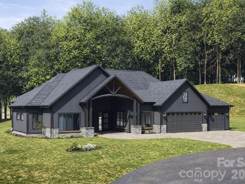 83 Mont Clair Trail, Horse Shoe, NC 28742.  MLS# CAR4317108, YatesRealty ID 20329. 