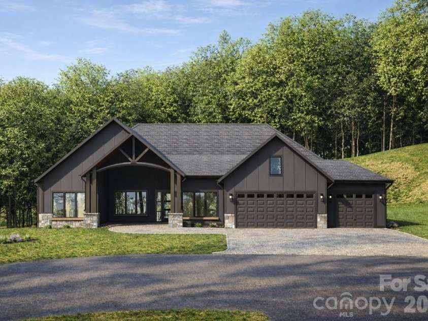 83 Mont Clair Trail, Horse Shoe, NC 28742.  MLS# CAR4317108, YatesRealty ID 20329. 
