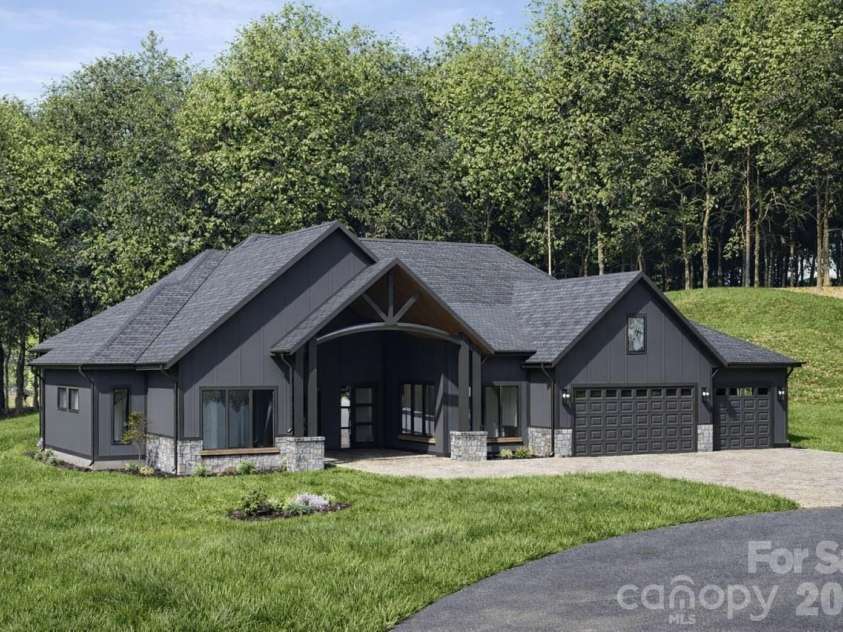 83 Mont Clair Trail, Horse Shoe, NC 28742.  MLS# CAR4317108, YatesRealty ID 20329. 