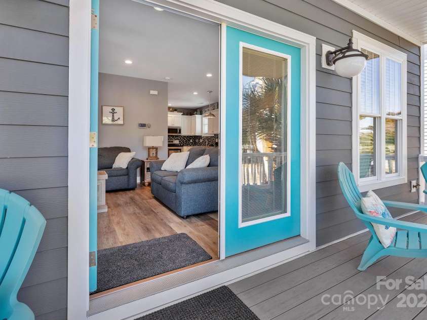 333 Calhoun Drive, Garden City, SC 29576.  MLS# CAR4176788, YatesRealty ID 2033. 