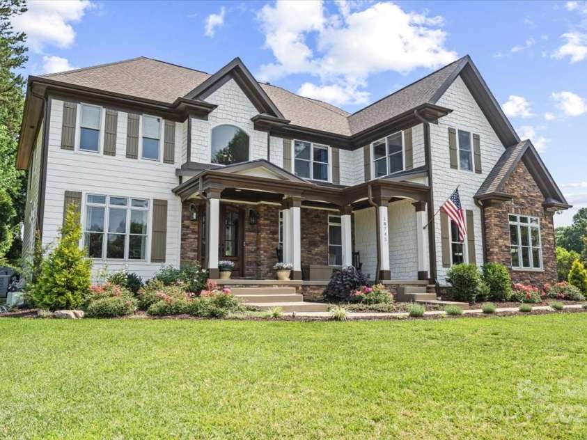 18745 Bluff Point Road, Cornelius, NC 28031.  MLS# CAR4264451, YatesRealty ID 20330. 