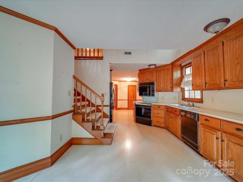 2721 Tara Drive, Monroe, NC 28112.  MLS# CAR4251045, YatesRealty ID 20331. 