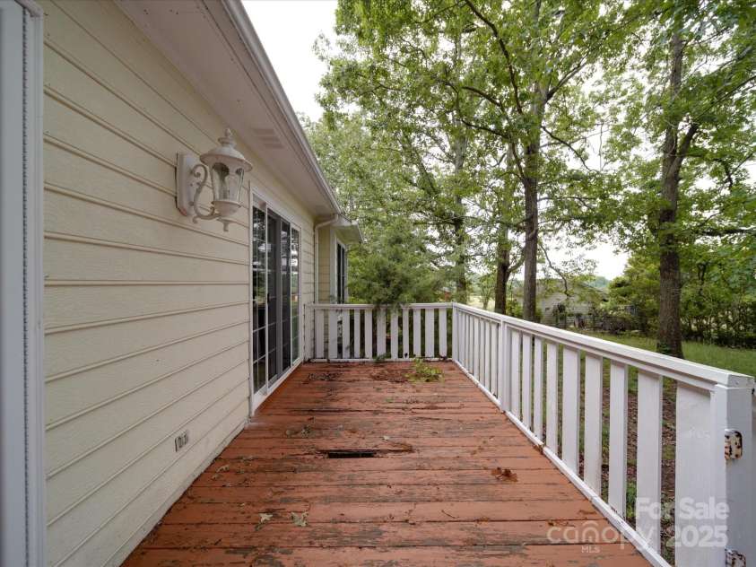 2721 Tara Drive, Monroe, NC 28112.  MLS# CAR4251045, YatesRealty ID 20331. 
