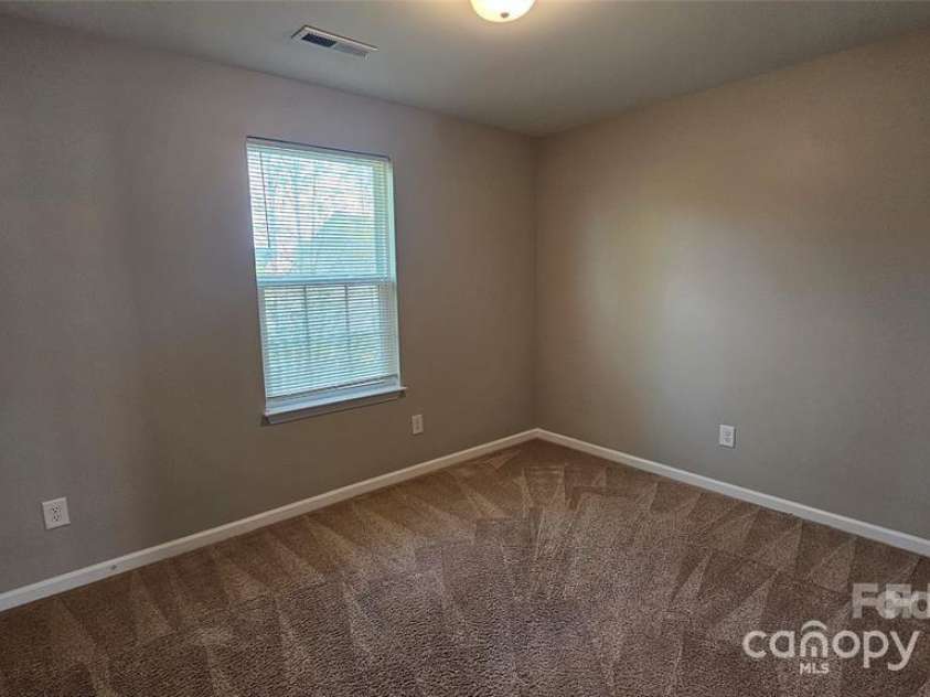 5823 Natick Drive, Charlotte, NC 28214.  MLS# CAR4257135, YatesRealty ID 20334. 