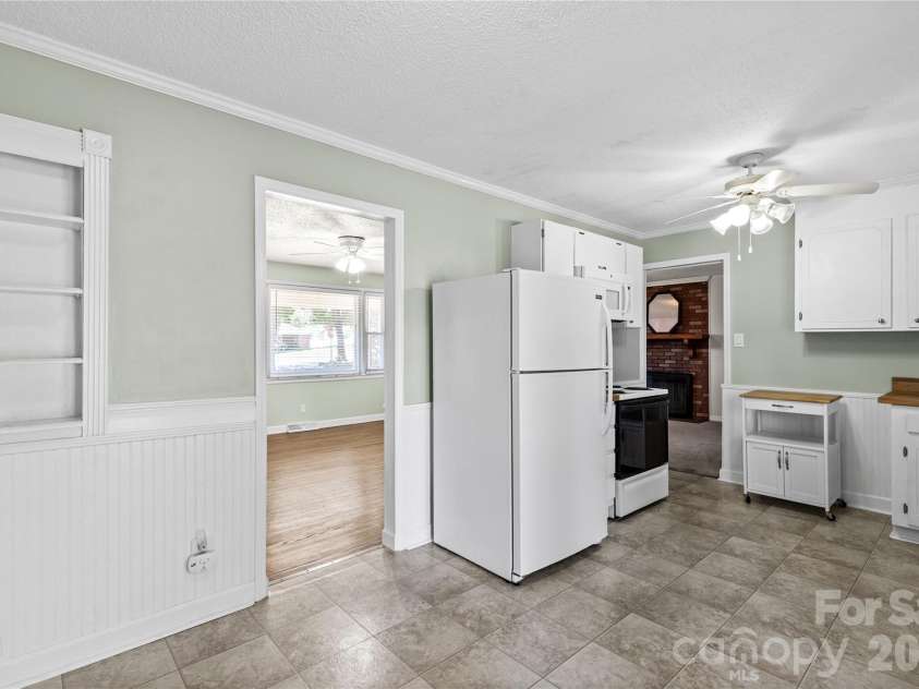 1422 Woodhaven Road, Rock Hill, SC 29732.  MLS# CAR4378164, YatesRealty ID 20335. Kitchen