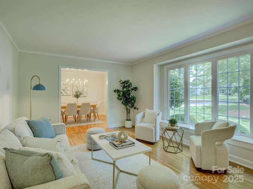 6116 Springhouse Lane, Charlotte, NC 28211.  MLS# CAR4263300, YatesRealty ID 20335. Welcome to 6116 Springhouse Lane!