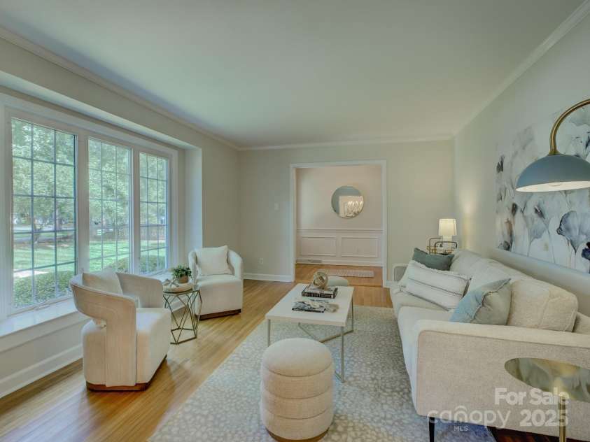 6116 Springhouse Lane, Charlotte, NC 28211.  MLS# CAR4263300, YatesRealty ID 20335. Welcome to 6116 Springhouse Lane!