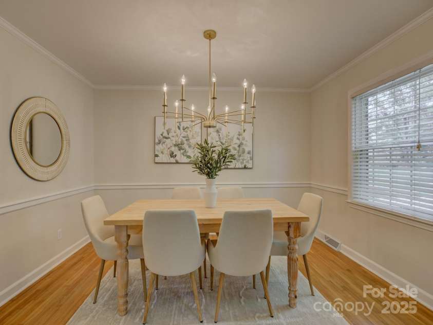 6116 Springhouse Lane, Charlotte, NC 28211.  MLS# CAR4263300, YatesRealty ID 20335. Welcome to 6116 Springhouse Lane!