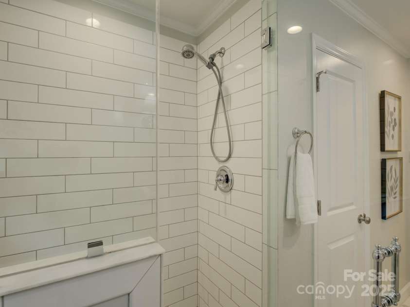 6116 Springhouse Lane, Charlotte, NC 28211.  MLS# CAR4263300, YatesRealty ID 20335. Welcome to 6116 Springhouse Lane!