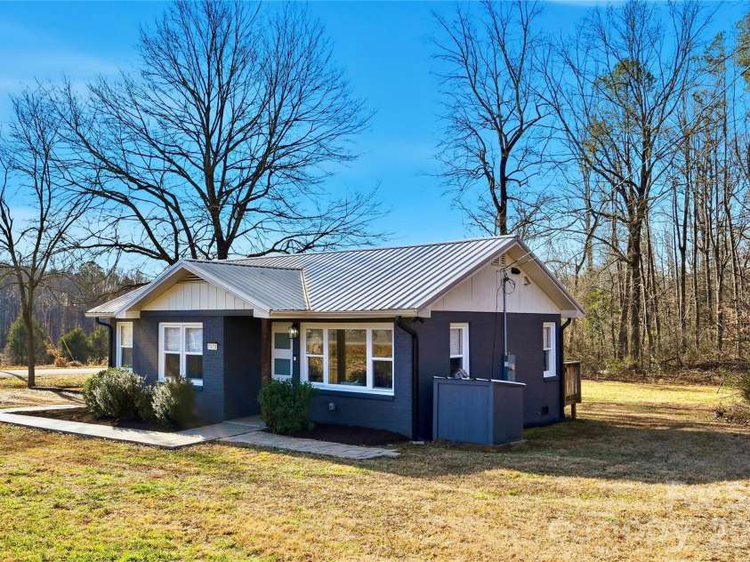 7172 Old Plank Road, Stanley, NC 28164.  MLS# CAR4332507, YatesRealty ID 20336. 