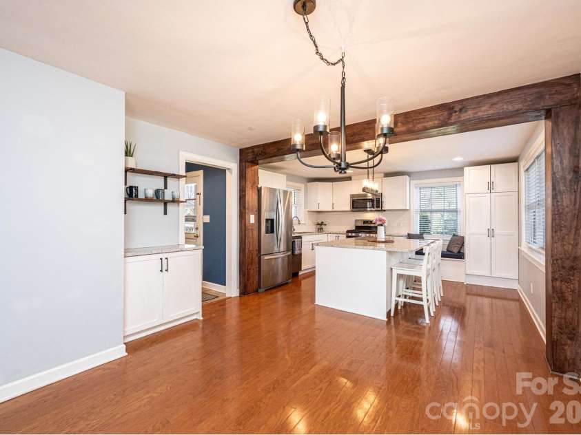 1425 5th Street, Hickory, NC 28601.  MLS# CAR4351835, YatesRealty ID 20337. Dining Area