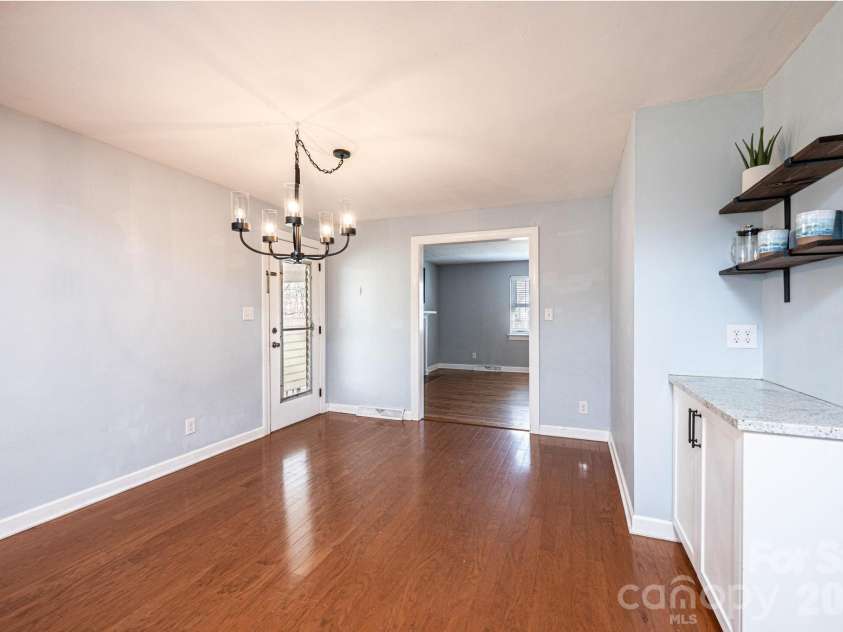 1425 5th Street, Hickory, NC 28601.  MLS# CAR4351835, YatesRealty ID 20337. Dining Area
