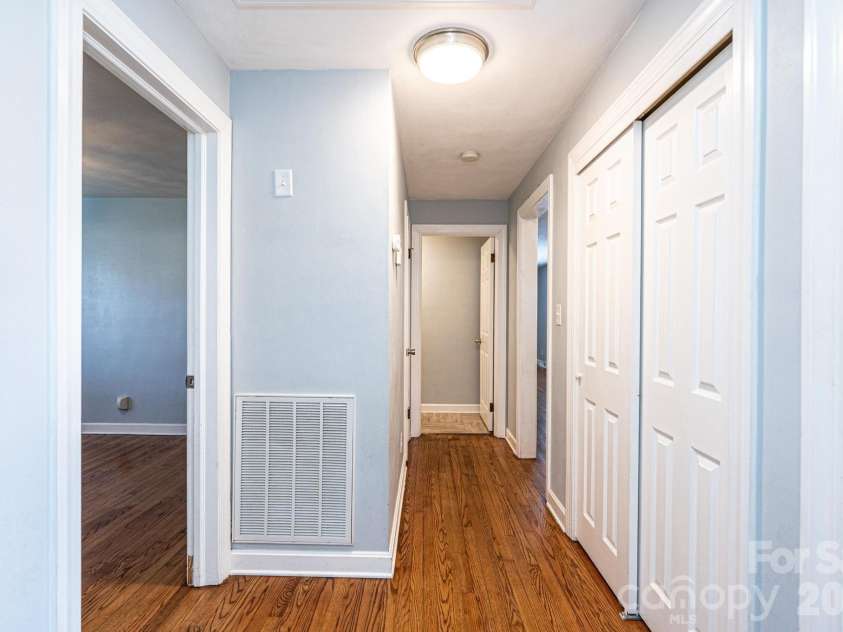 1425 5th Street, Hickory, NC 28601.  MLS# CAR4351835, YatesRealty ID 20337. Hallway