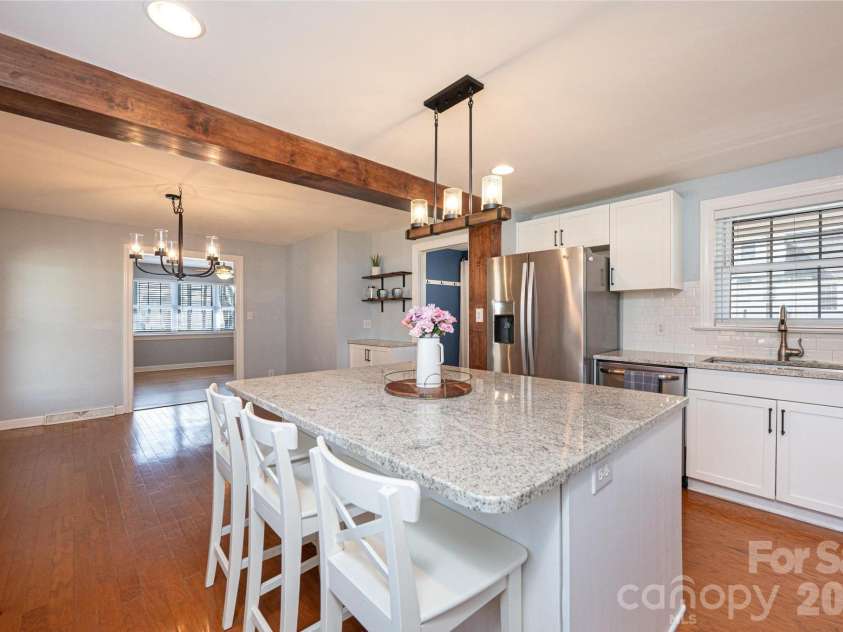1425 5th Street, Hickory, NC 28601.  MLS# CAR4351835, YatesRealty ID 20337. Kitchen