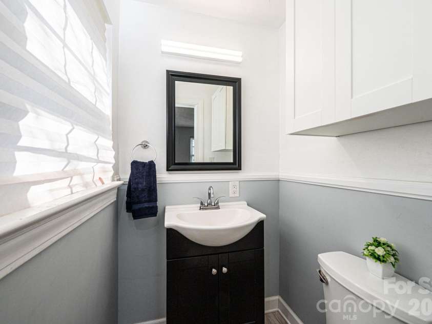 1425 5th Street, Hickory, NC 28601.  MLS# CAR4351835, YatesRealty ID 20337. Primary Bathroom