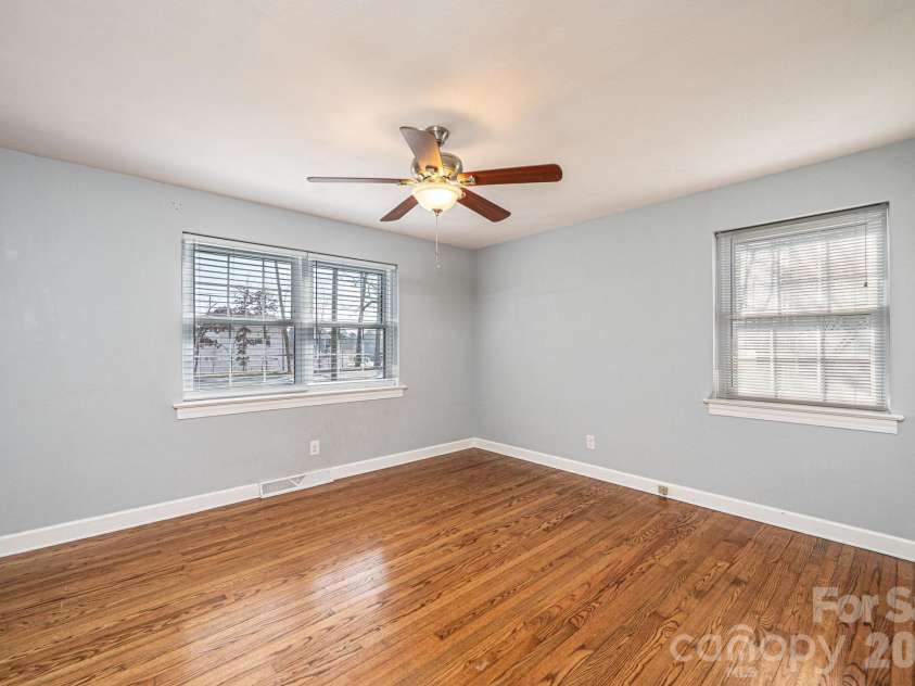 1425 5th Street, Hickory, NC 28601.  MLS# CAR4351835, YatesRealty ID 20337. Primary Bedroom