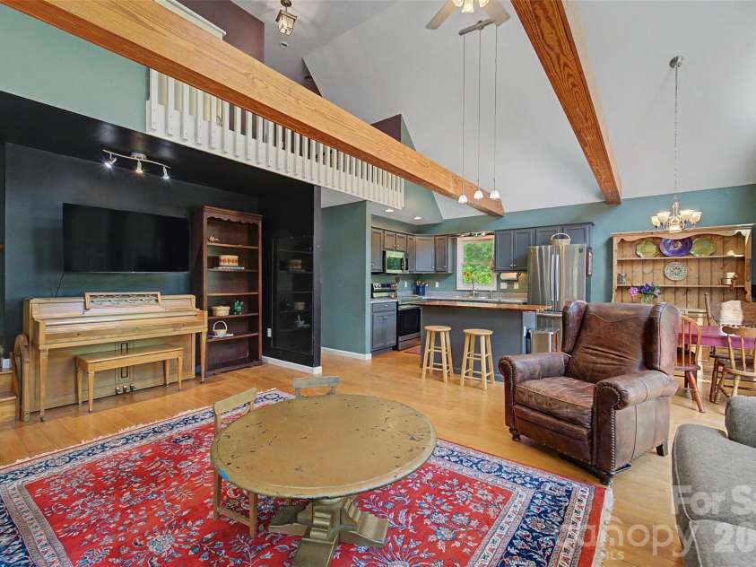 110 Wyoming Drive, Sylva, NC 28779.  MLS# CAR4378361, YatesRealty ID 20338. 