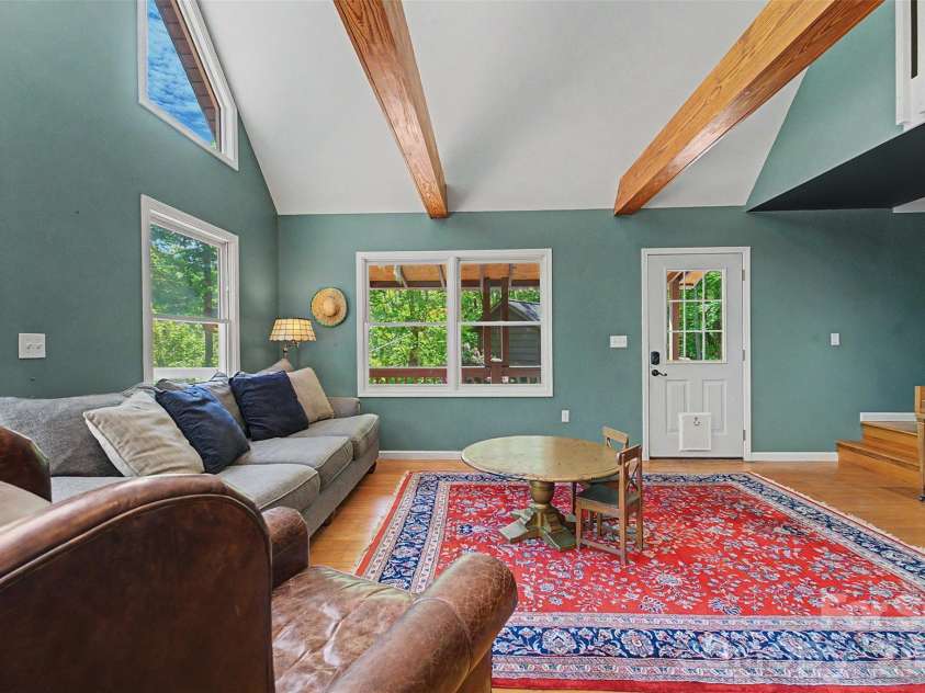 110 Wyoming Drive, Sylva, NC 28779.  MLS# CAR4378361, YatesRealty ID 20338. 