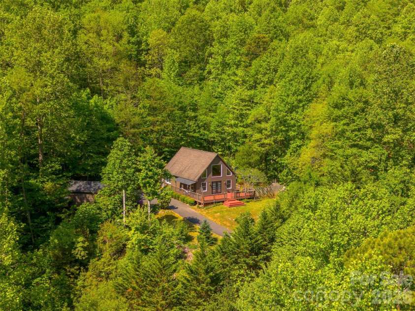 110 Wyoming Drive, Sylva, NC 28779.  MLS# CAR4378361, YatesRealty ID 20338. 