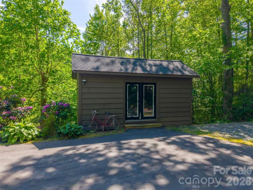 110 Wyoming Drive, Sylva, NC 28779.  MLS# CAR4378361, YatesRealty ID 20338. Outbuilding