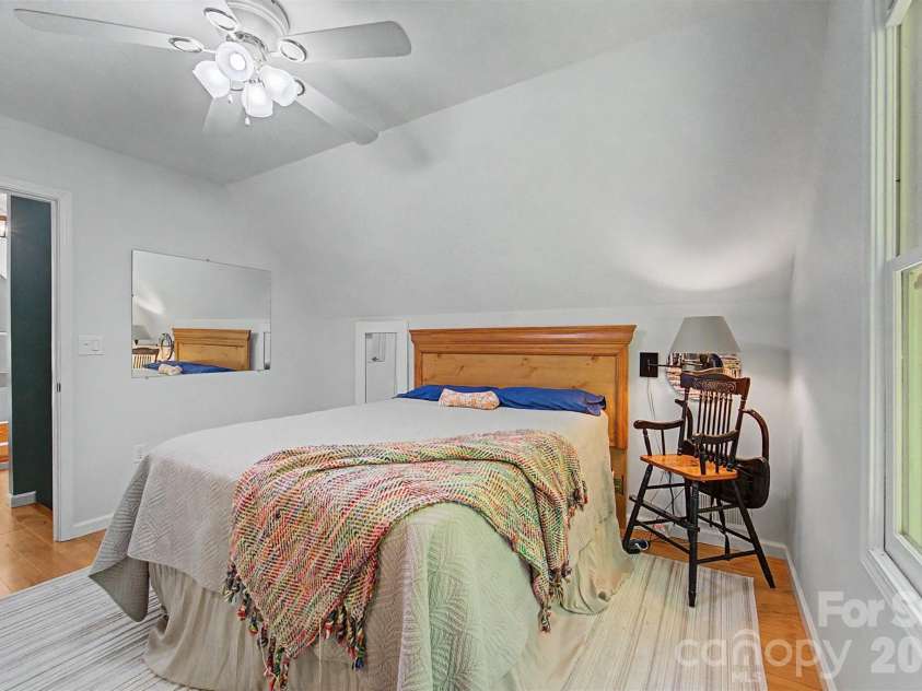 110 Wyoming Drive, Sylva, NC 28779.  MLS# CAR4378361, YatesRealty ID 20338. Upstairs primary