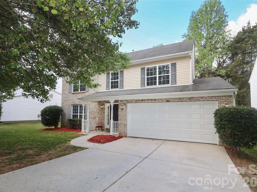 10910 Elm Bend Drive, Charlotte, NC 28273.  MLS# CAR4337592, YatesRealty ID 20339. 