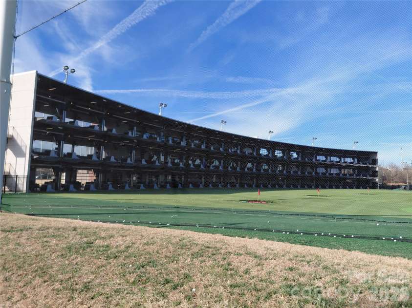 10910 Elm Bend Drive, Charlotte, NC 28273.  MLS# CAR4337592, YatesRealty ID 20339. Top Golf is 3.6 miles away.