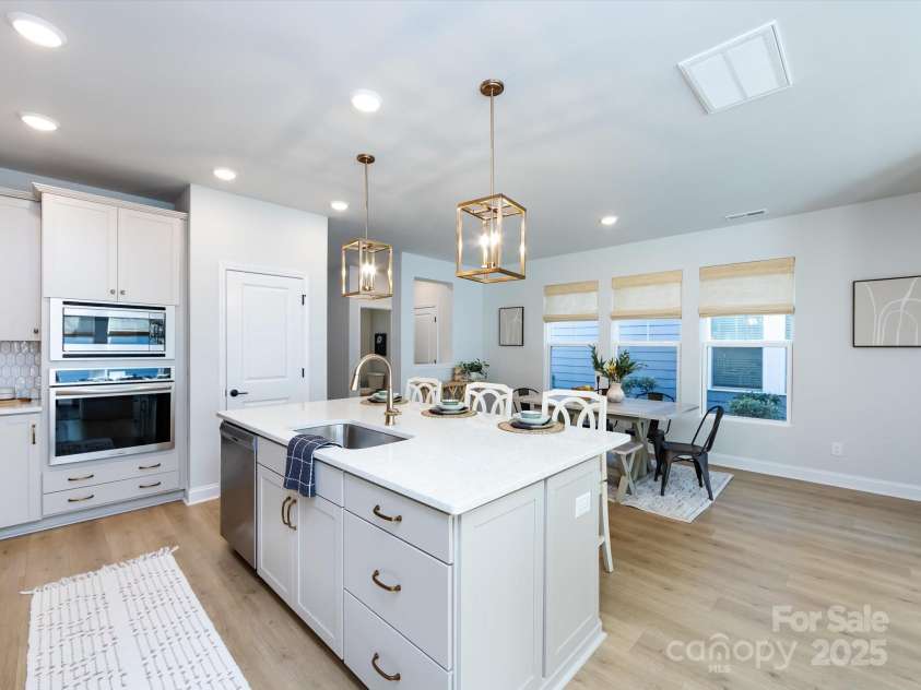 527 Morrows Turnout Way, Pineville, NC 28134.  MLS# CAR4232080, YatesRealty ID 2034. 