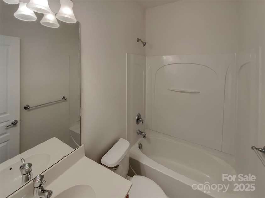 20028 Dovekie Lane, Fort Mill, SC 29707.  MLS# CAR4238993, YatesRealty ID 20340. 