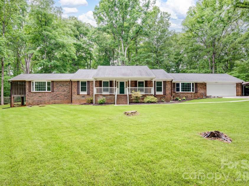 3330 Penshurst Road, Rock Hill, SC 29730.  MLS# CAR4365986, YatesRealty ID 20340. 