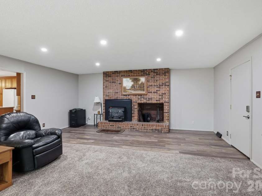 3330 Penshurst Road, Rock Hill, SC 29730.  MLS# CAR4365986, YatesRealty ID 20340. 