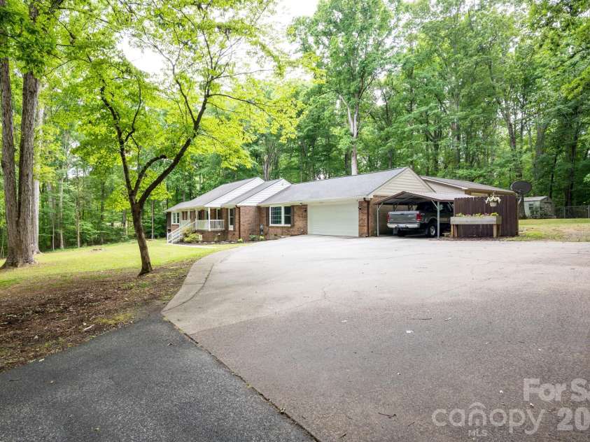 3330 Penshurst Road, Rock Hill, SC 29730.  MLS# CAR4365986, YatesRealty ID 20340. 