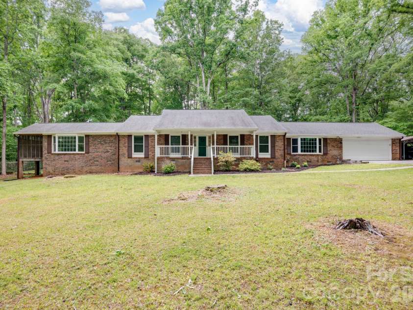 3330 Penshurst Road, Rock Hill, SC 29730.  MLS# CAR4365986, YatesRealty ID 20340. 