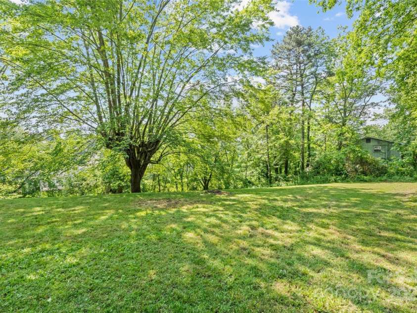 40 Autumn Street, Canton, NC 28716.  MLS# CAR4268186, YatesRealty ID 20341. 