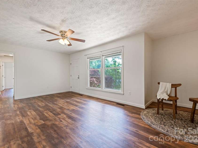 40 Autumn Street, Canton, NC 28716.  MLS# CAR4268186, YatesRealty ID 20341. 