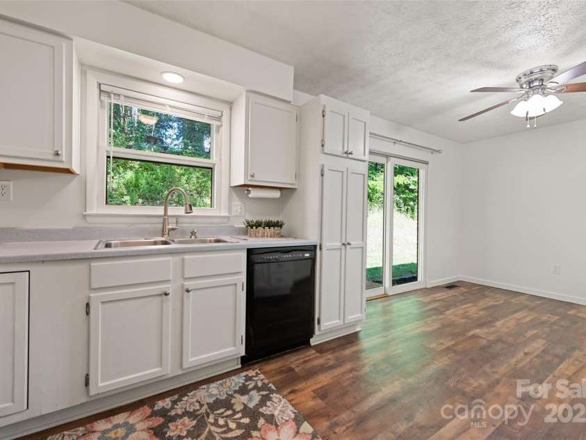 40 Autumn Street, Canton, NC 28716.  MLS# CAR4268186, YatesRealty ID 20341. 