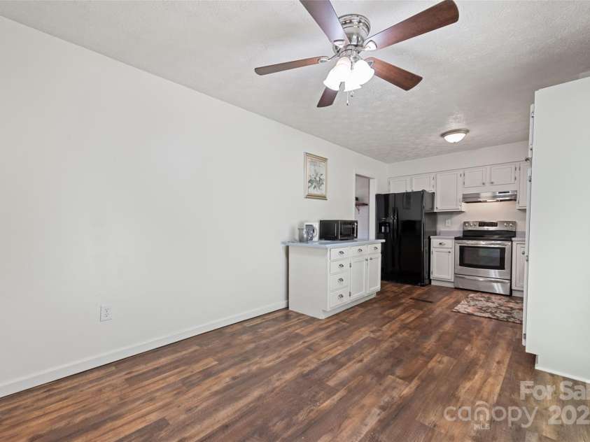 40 Autumn Street, Canton, NC 28716.  MLS# CAR4268186, YatesRealty ID 20341. 