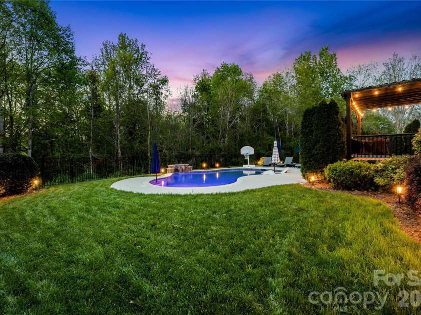 8416 Fairgreen Avenue, Waxhaw, NC 28173.  MLS# CAR4367125, YatesRealty ID 20341. Backyard with space for other activities
